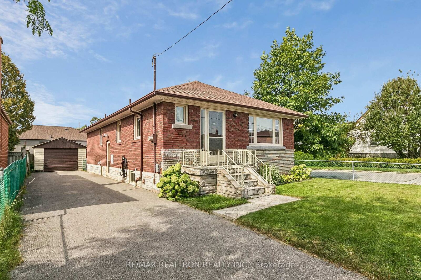 Property Photo: 96 Commonwealth Avenue ON M1K 4K3