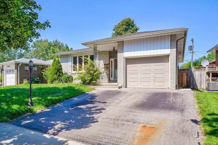 Property Photo:  4395 Longmoor Drive Lower  ON L7L 1X8 