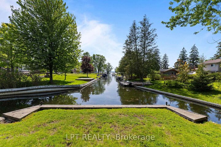 Property Photo:  204A The Queensway N/A S  ON L4P 2A6 