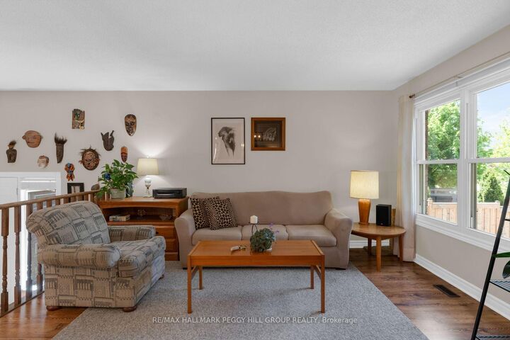 Property Photo:  5 Barwick Drive  ON L4N 6Z7 