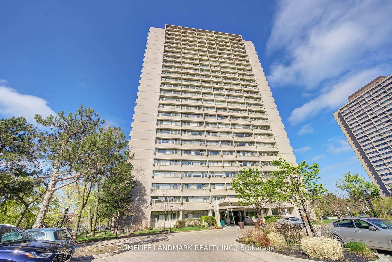 Property Photo:  715 Don Mills Road 2501  ON M3C 1S5 