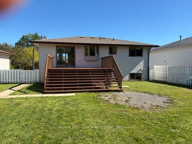 Property Photo:  365 Wyndale Street  ON P7G 1A1 