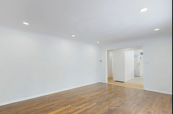 Property Photo:  20015 Bathurst Street  ON L9N 1N3 