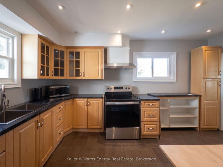 Property Photo:  204 Gibb Street  ON L1J 1Y7 