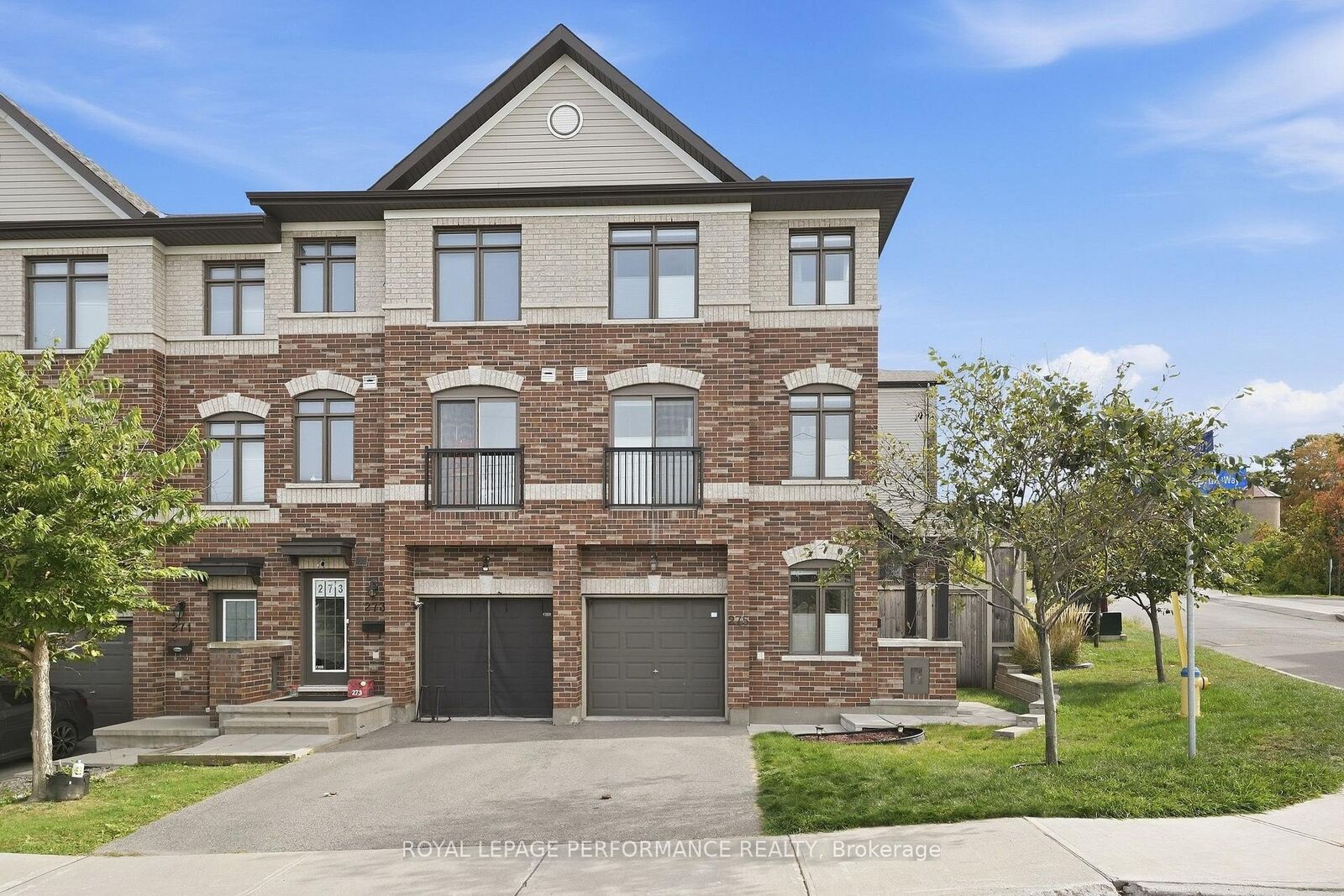 Property Photo:  275 Eric Czapnik Way  ON K1E 0B4 