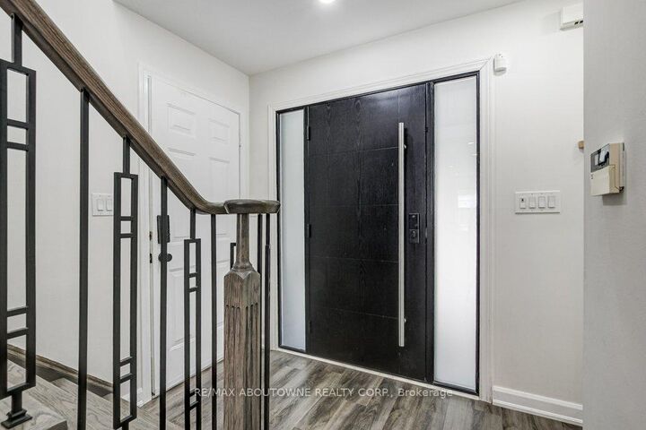 Property Photo:  2183 Birchleaf Lane  ON L7L 6G8 