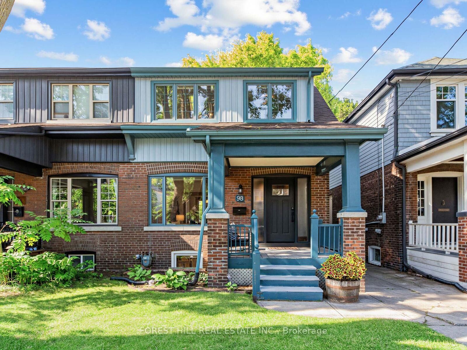 Property Photo:  98 Gates Avenue  ON M4C 1T3 