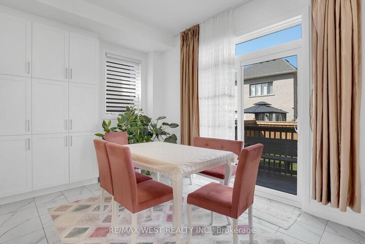 Property Photo:  206 Dog Wood Boulevard  ON L9N 0X1 