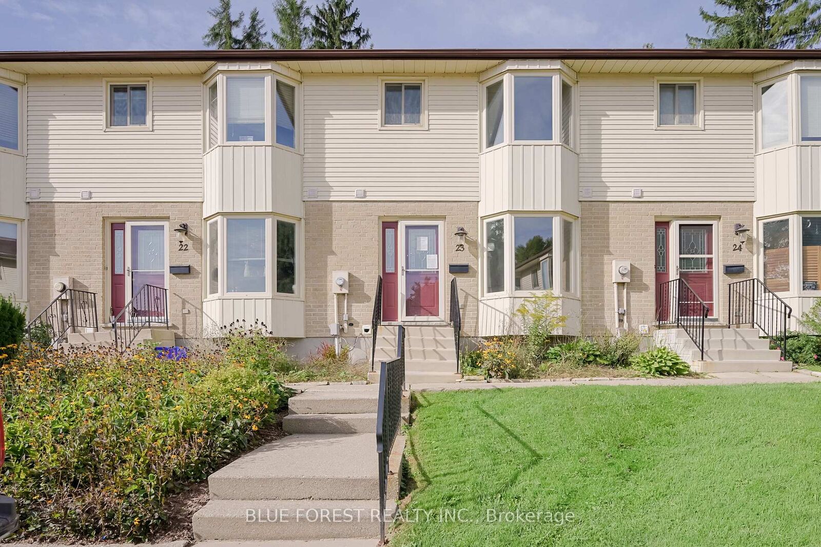 Property Photo:  275 George Street 23  ON N5C 4A9 