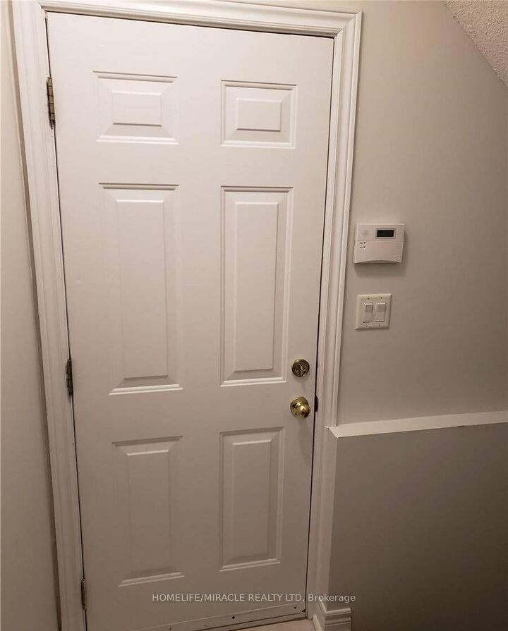Property Photo: 6 Sweet Briar Lane Bsmt ON L6Z 4V3