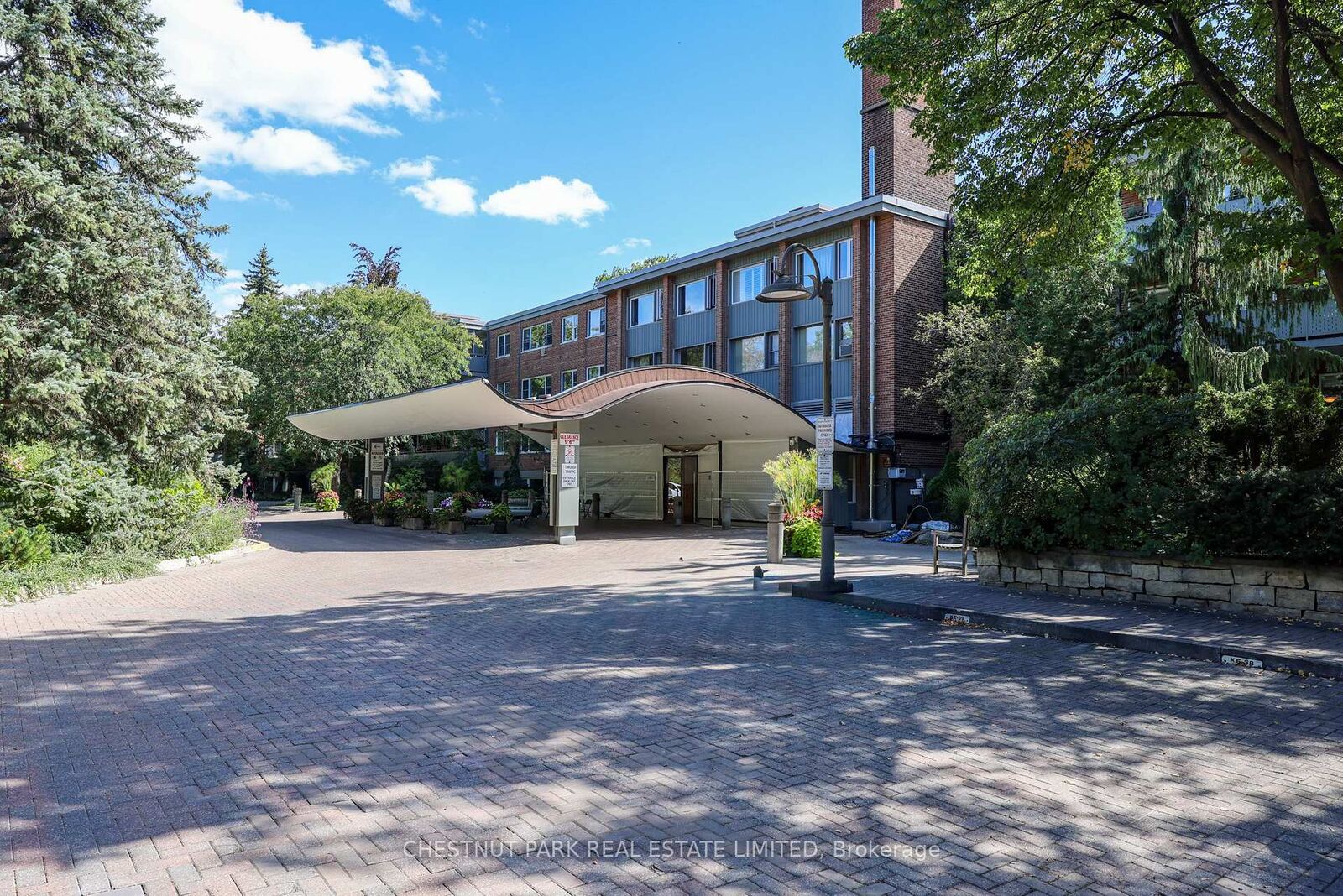 Property Photo:  21 Dale Avenue 612  ON M4W 1K3 