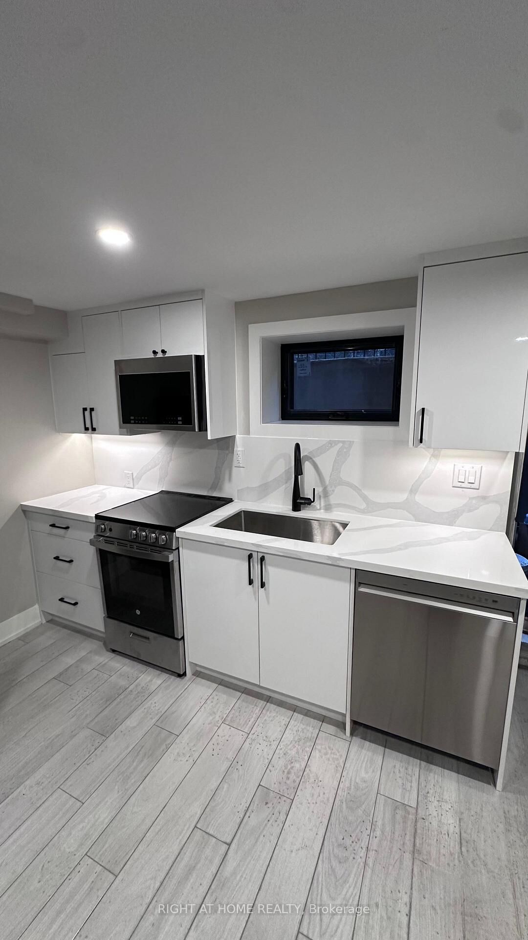 Property Photo:  500 Salem Avenue N B  ON M6H 3E1 