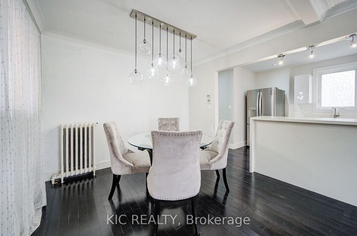 Property Photo:  35 Montcalm Avenue NW  ON M6E 4N5 