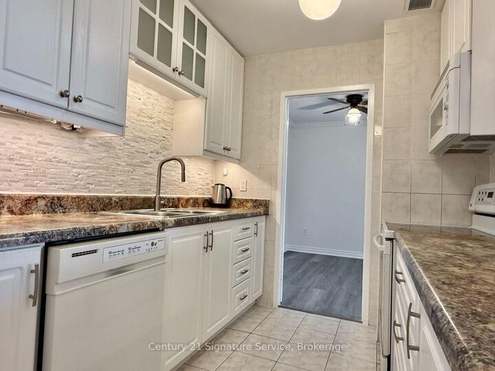 Property Photo:  3025 Frederica Drive 1107  ON L4Y 3A1 