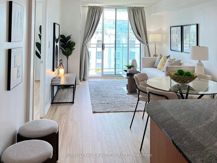Property Photo: 8 Rosebank Drive 7G ON M1B 5Z3