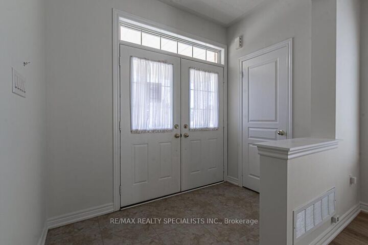Property Photo: 183 Huddlestone Crescent ON L9T 8M9