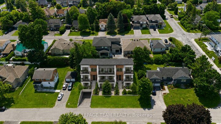 Property Photo:  84 Rita Avenue  ON K2G 2H1 