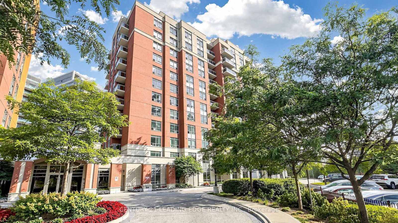 Property Photo:  75 King William Crescent Lph5  ON L4B 0C1 