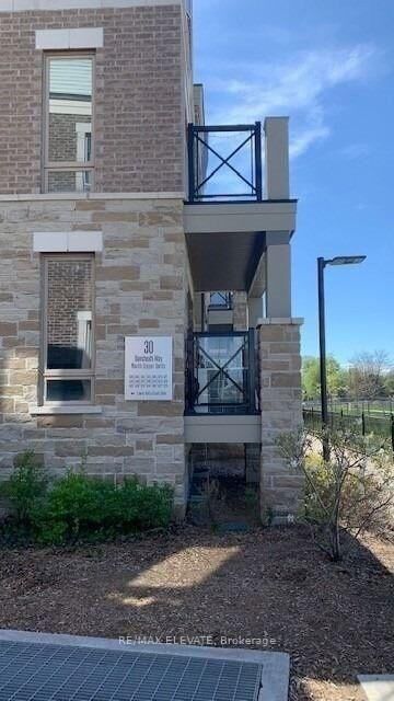 Property Photo: 30 Dunsheath Way 518 ON L6B 0A1