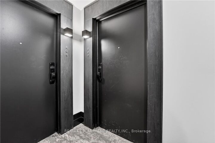 Property Photo:  461 Green Road 809  ON L8E 0L5 