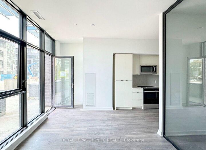 Property Photo:  1606 Charles Street 101  ON L1N 0P1 