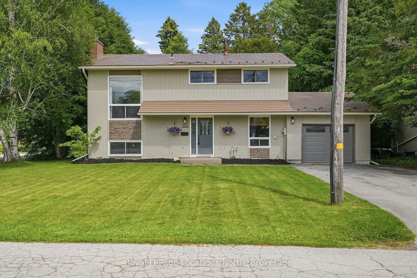 Property Photo:  2595 6th Avenue W  ON N4K 5J7 