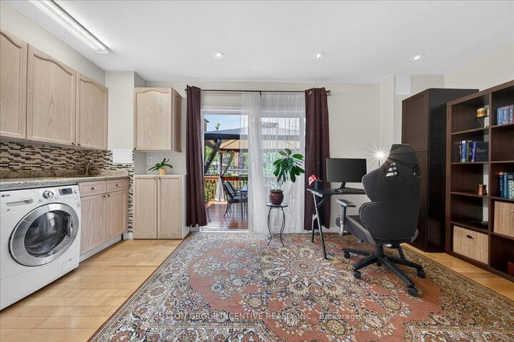 Property Photo:  97 Yellowood Circle  ON L4J 8M3 