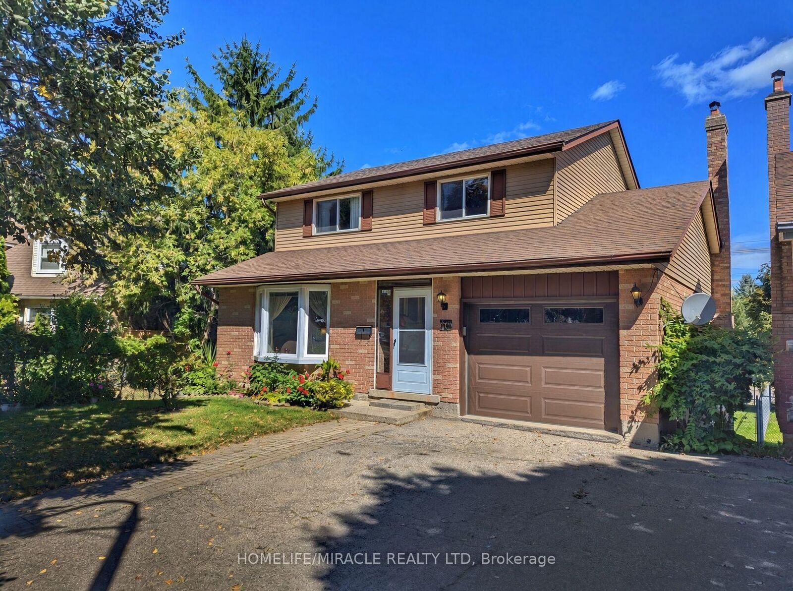 Property Photo: 56 Scenic Wood Crescent ON N2A 3N6