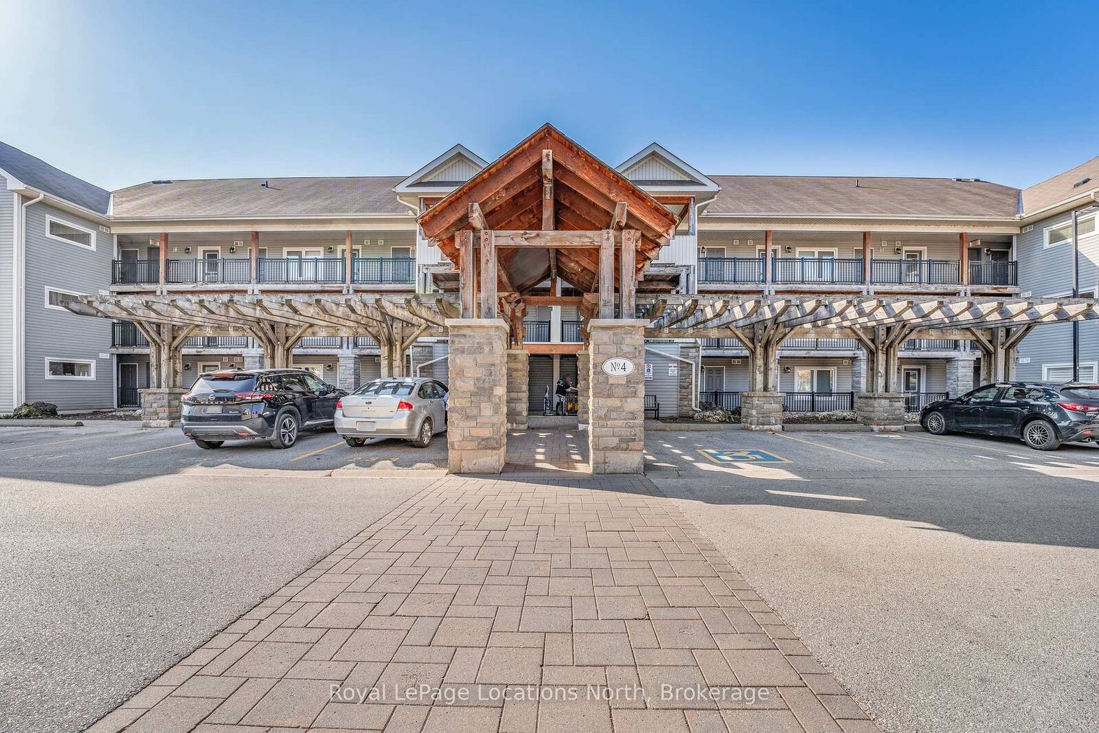 Property Photo:  4 Brandy Lane Drive 201  ON L9Y 0X4 