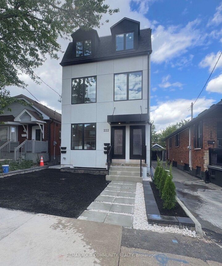 Property Photo:  222 Belgravia Avenue 1  ON M6E 2M8 