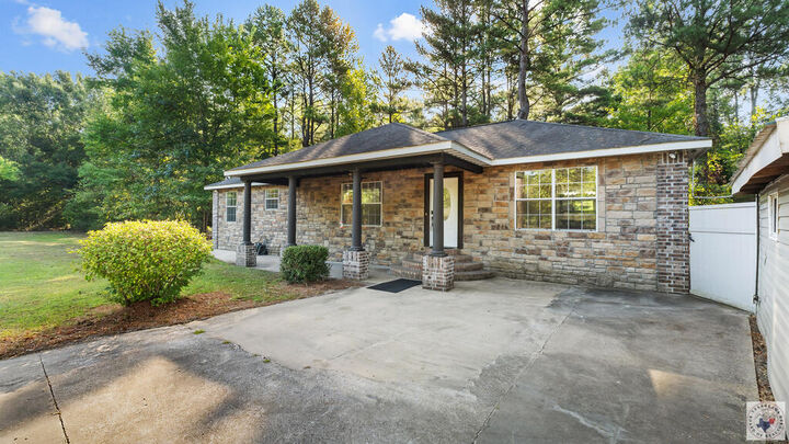 Property Photo:  5624 E Broad St.  AR 71854 