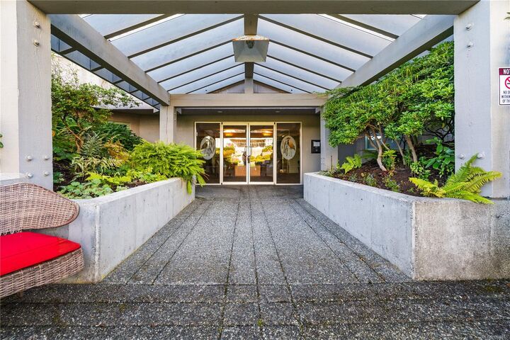 Property Photo:  350 South Island Hwy #303  BC V9W 1A5 
