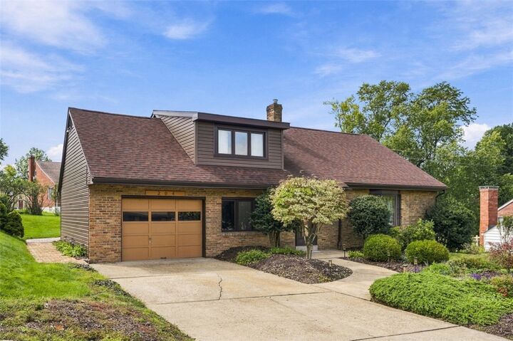 Property Photo:  204 Pickwick Dr  PA 15102 
