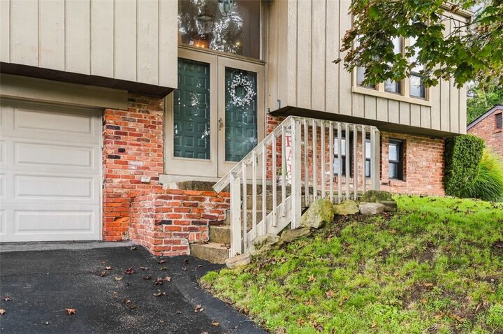 Property Photo: 508 Northview Dr PA 15116