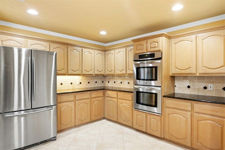 Property Photo:  10900 Crown Colony Drive 2  TX 78747 