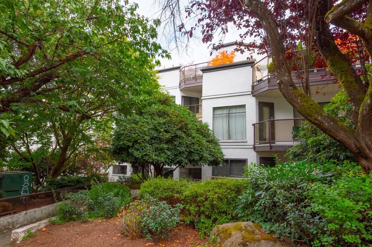 Property Photo:  2222 Prince Edward Street 105  BC V5T 4M6 
