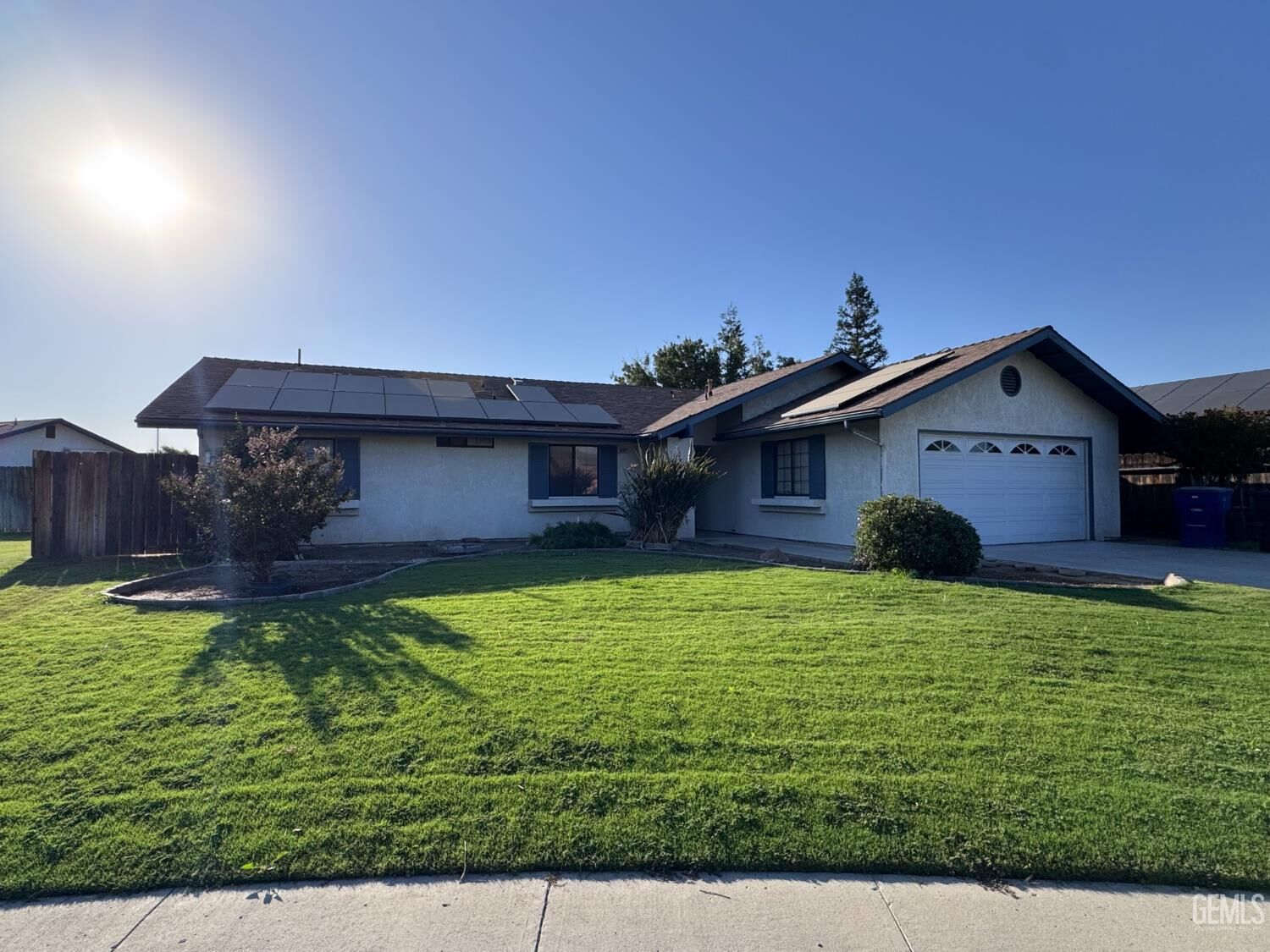 Property Photo:  4001 Ivywood Court  CA 93309 