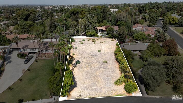 Property Photo: 3720 Brae Burn Drive CA 93306