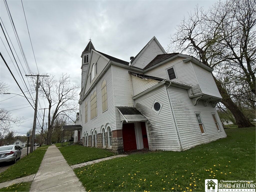 Property Photo:  30 N Chapel Street  NY 14070 