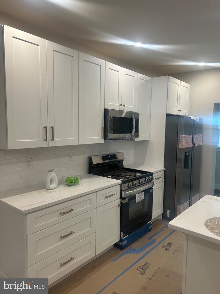 Property Photo: 1447 N Edgewood Street PA 19151