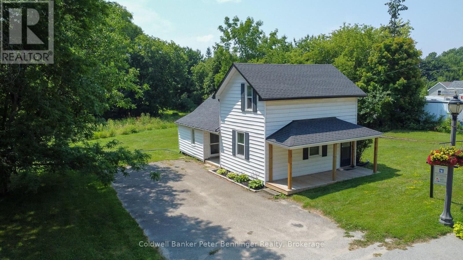 Property Photo:  84 Main Street  ON N0G 2T0 
