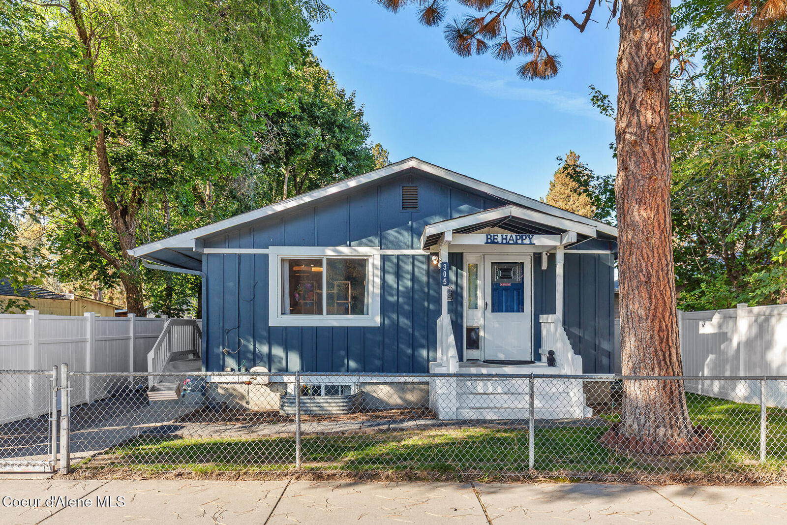 Property Photo:  305 E 15th Ave  ID 83854 