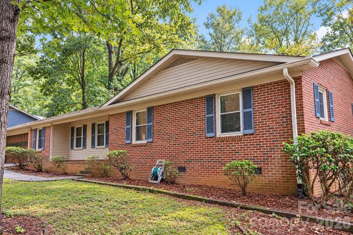 Property Photo: 2604 Shearer Drive NC 28625