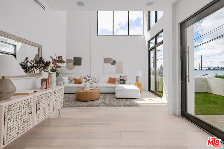 Property Photo: 716 Lucile Ave CA 90026