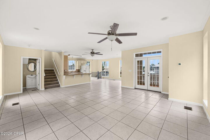 Property Photo: 5900 Hilltop Avenue FL 32408