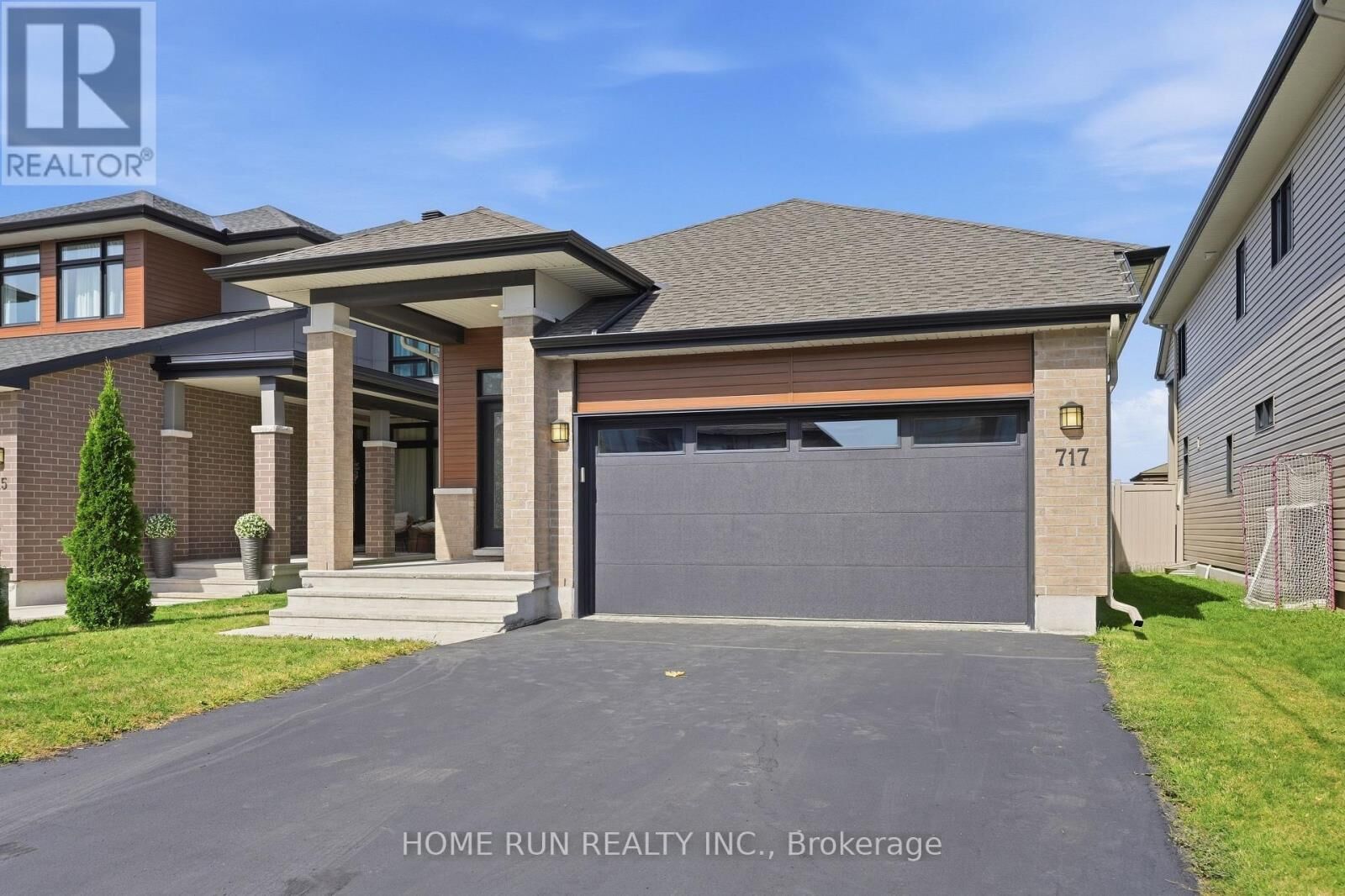 Property Photo:  717 Octave Grove  ON K1X 0C3 