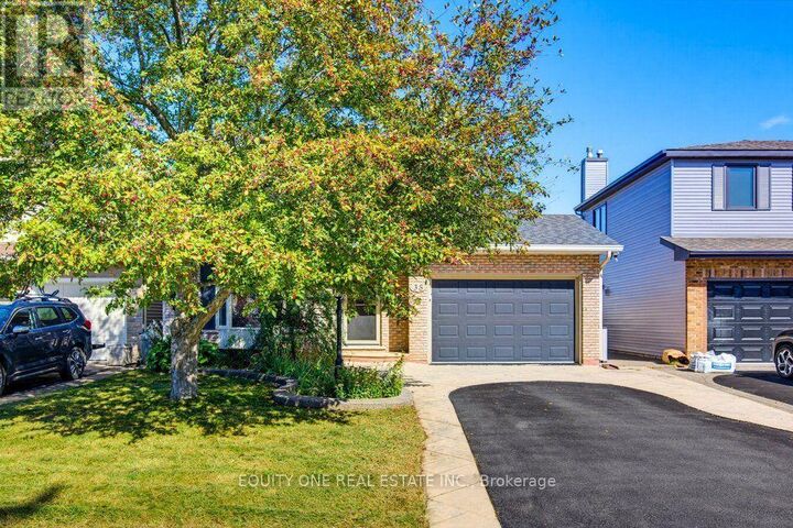Property Photo:  35 Ivylea Street  ON K2G 4X1 