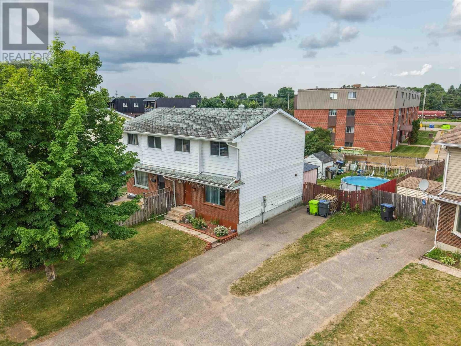 Property Photo:  73 Robin St  ON P6A 5Y4 