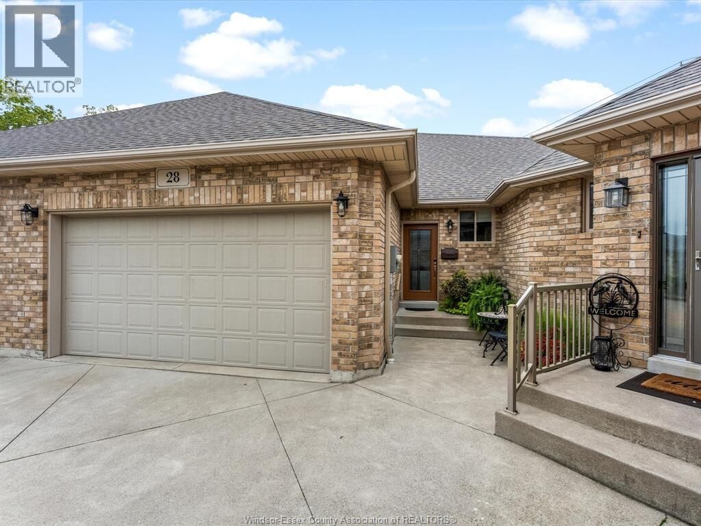 Property Photo:  28 Mettawas Lane  ON N9Y 0A2 