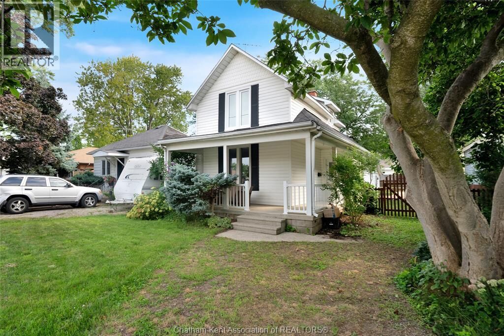 Property Photo:  273 St Clair Street  ON N7L 3J8 